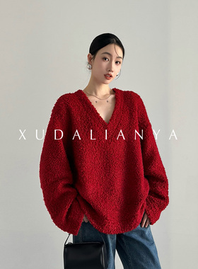 徐大脸吖定制 时髦博主叠穿松弛上衣冬女宽松深V领羊羔毛红色卫衣