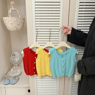 早春女童韩系叠穿针织背心2026新款洋气小女孩时尚吊带外穿马夹潮