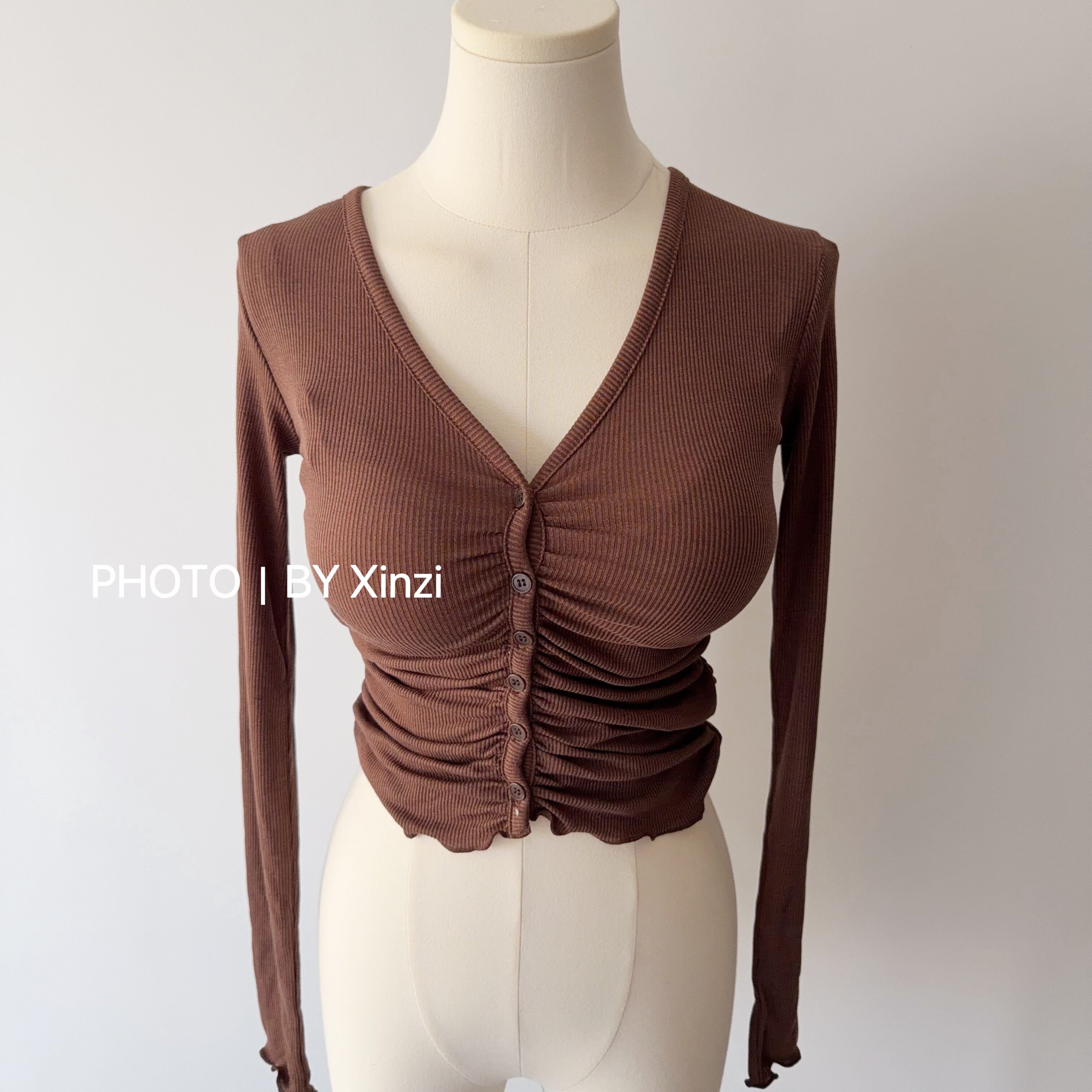 纯欲V领褶皱修身显瘦针织开衫