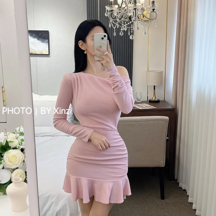 辛子韩国代购斜肩长袖连衣裙色荷叶边女人味一字领修身显瘦短裙