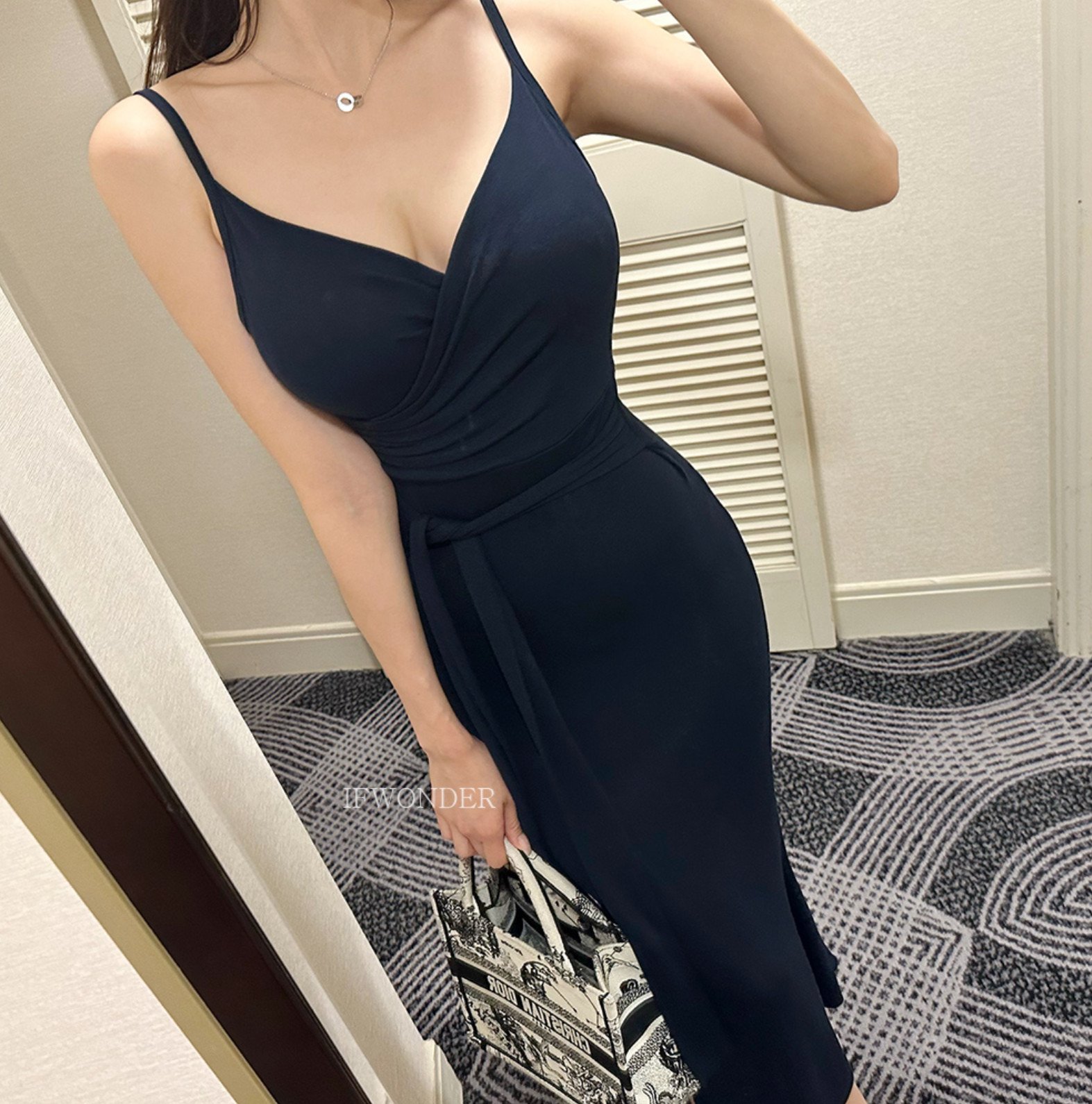 性感紧身混纺纯色系带显瘦