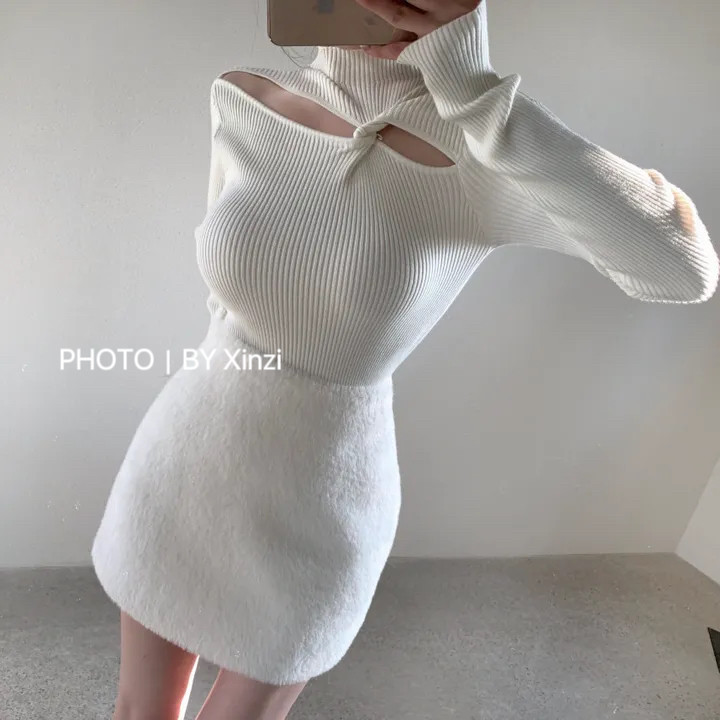 辛子韩国代购纯欲设计感扭结露肩镂空针织衫女修身显瘦套头毛衣,女装/女士精品,毛针织衫,淘宝优惠券,粉丝福利购,淘宝优惠卷