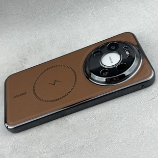 适用华为mate80Promax手机壳磁吸棕色闪电mate70Pro皮纹精孔保护套新款苹果17PromaxMate60pro高级Pura80Pro