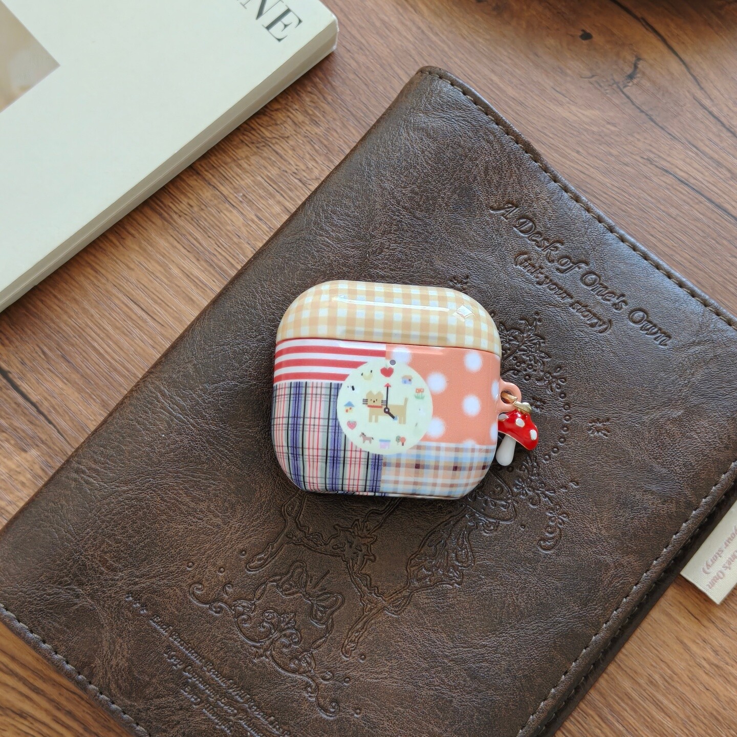 猫咪闹钟适用于Airpodspro3保护套AirPods4耳机套aipods2/AirPodspro2苹果airpods3小众创意光面菲林耳机壳