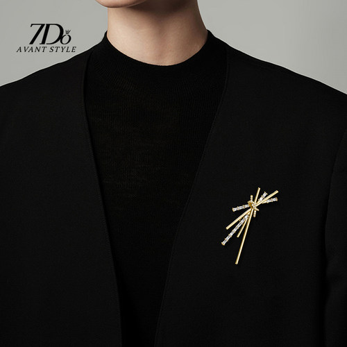 设计感小众金属闪耀胸针别针女