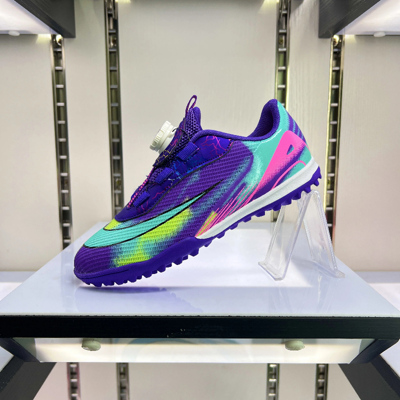 华西罗冬季新款儿童足球鞋碎钉