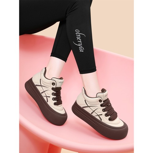 小个子厚底板鞋女百搭复古秋冬女鞋单鞋2025新款软底休闲运动鞋