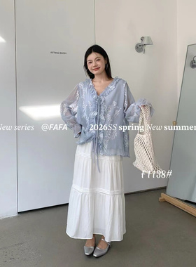 FAFA家F1138#V领木耳边刺绣上衣5/21 白  蓝 M  L