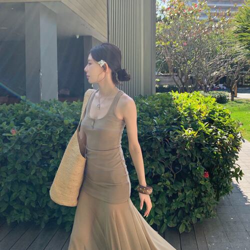 SUNONEONE 真两件法式修身针织吊带连衣裙女春季设计感大裙摆长裙
