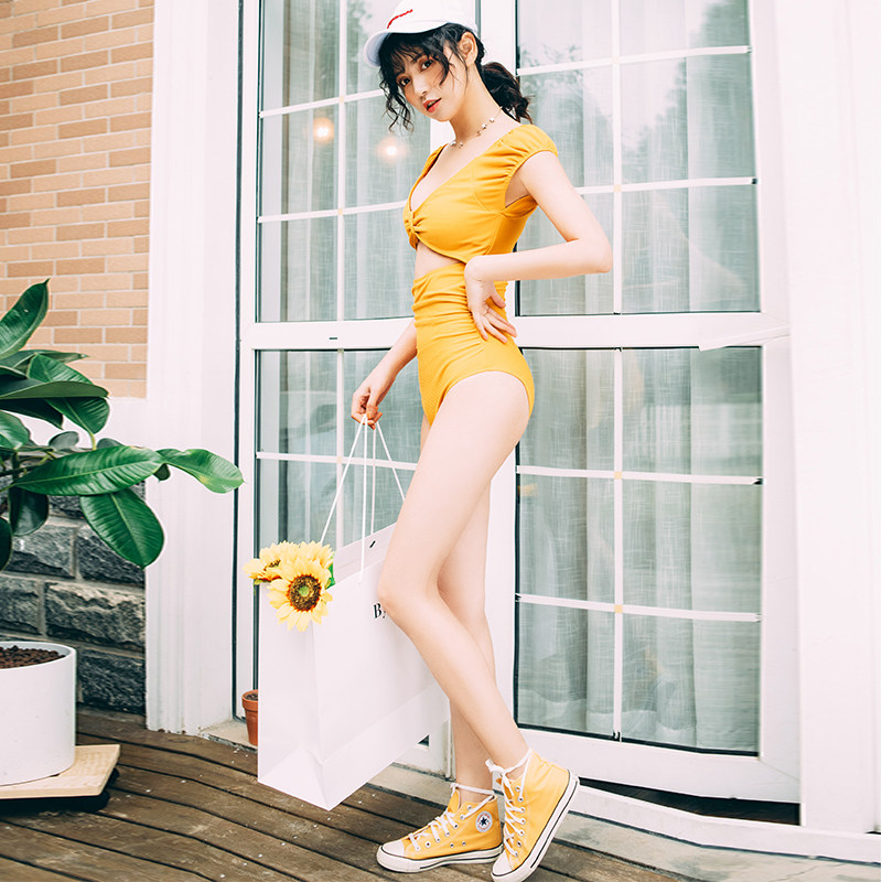 温泉大小胸聚拢修身显瘦比基尼