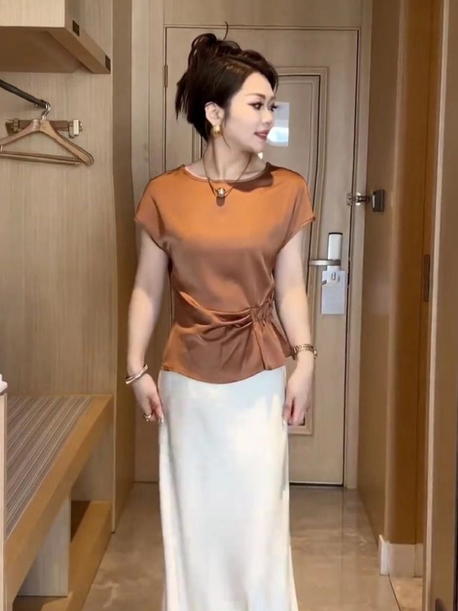 高级气质收腰短袖T恤女夏季百搭时尚显瘦遮肚子洋气小衫缎面上衣