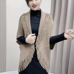 2025秋季新韩版百搭女士披肩斗篷款外套时尚减龄毛衣针织开衫外搭