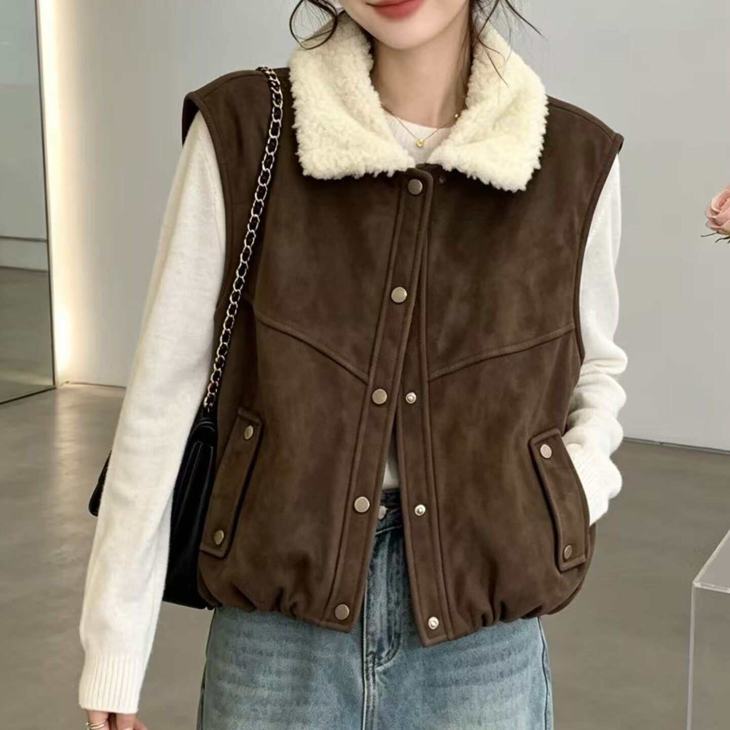 羊羔毛翻领马甲女秋冬2026新款加厚保暖无袖背心马夹麂皮绒短外套