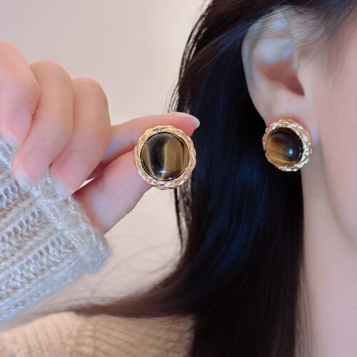 美拉德咖色虎眼石耳钉