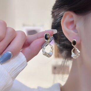 小众轻奢珍珠耳钉复古港风美拉德虎眼石不规则耳环气质高级感耳饰