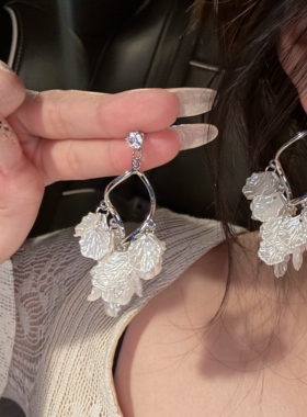 法式贝壳花瓣流苏耳环女轻奢小众设计高级感春季度假风耳饰耳夹