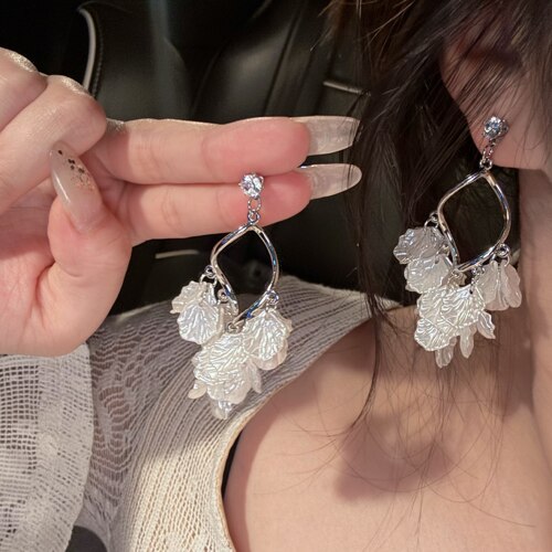 法式贝壳花瓣流苏耳环女轻奢小众设计高级感春季度假风耳饰耳夹