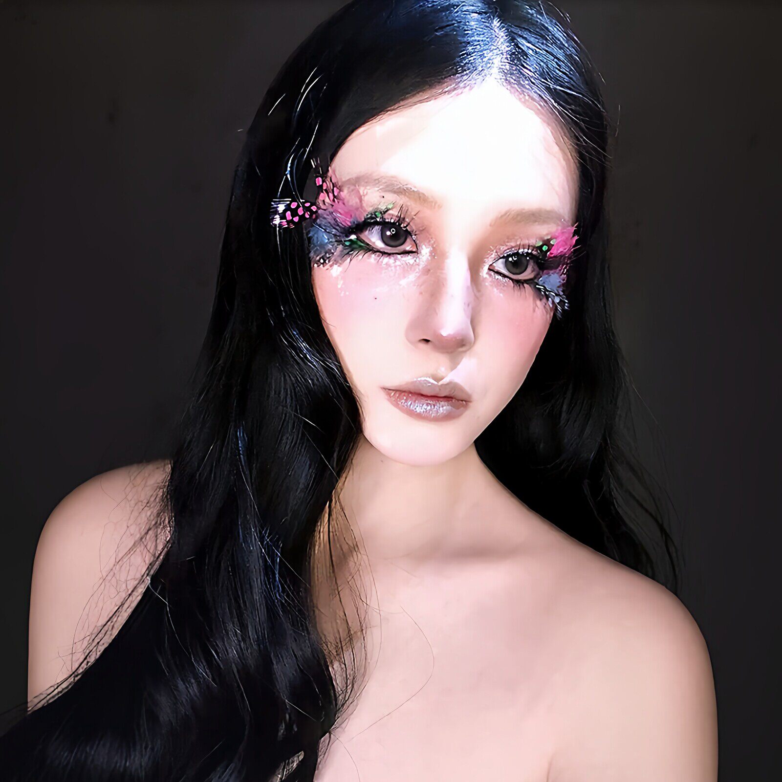 蝴蝶振翅彩色波点羽毛假睫毛女生玩妆cos加长款浓密睫毛自然舞台