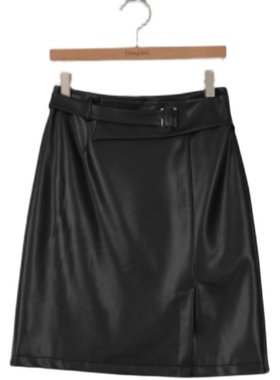 朵以2022秋装新款时尚百搭高腰显瘦皮裙直筒裙PU半身裙37DQ626035