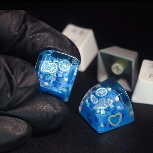 包邮个性创意草莓透光键帽