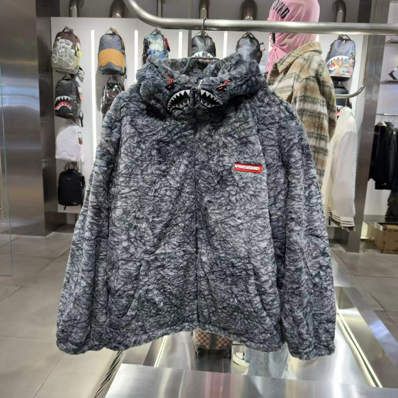 SprayGround鲨鱼嘴专柜正品25新款W1141101男女时尚连帽棉服外套