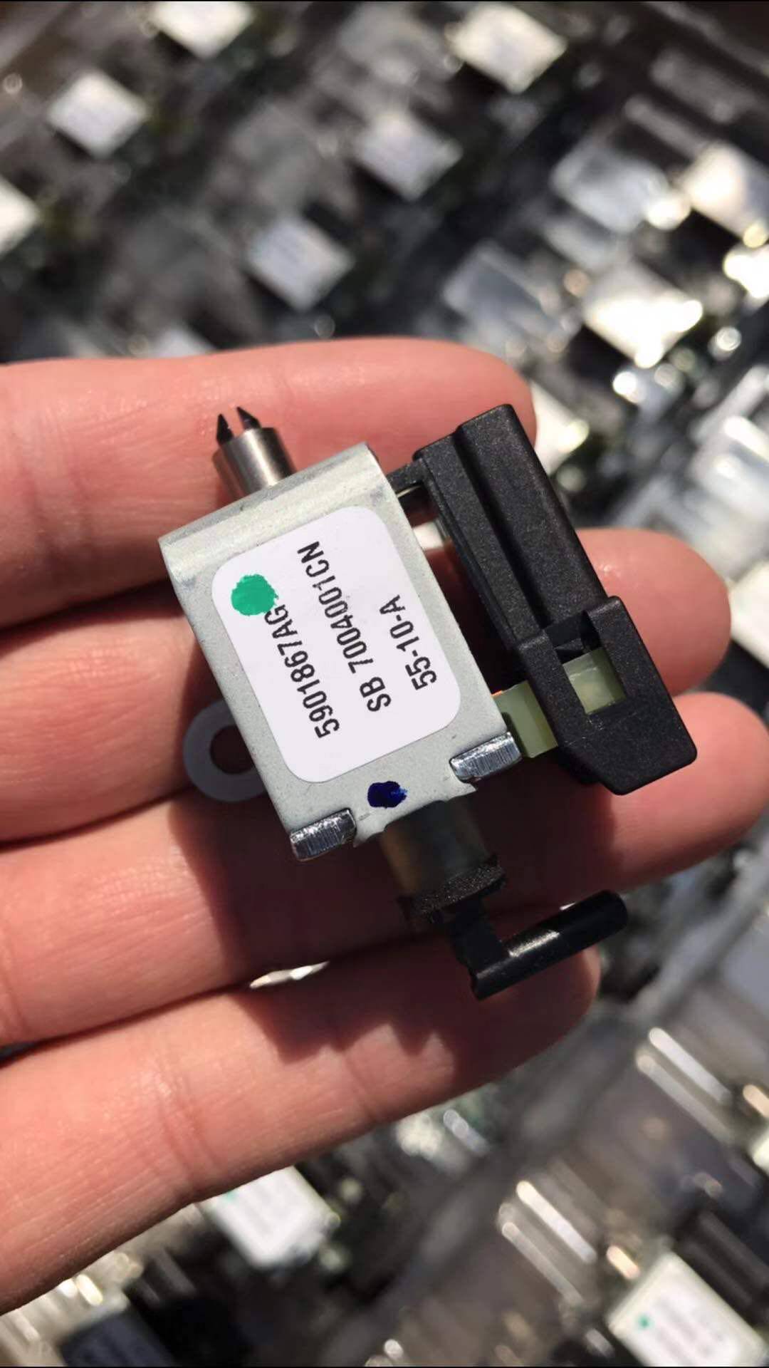 英朗方向盘控制电磁阀科鲁兹新君威新君越迈锐宝启动开关点火锁芯