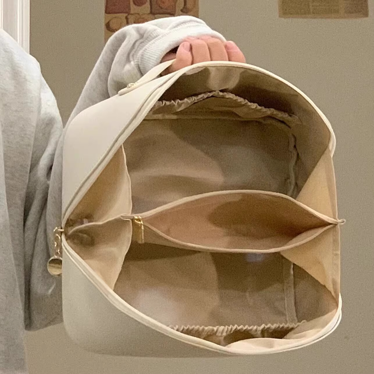 化妆包女2025新款高端收纳洗漱包