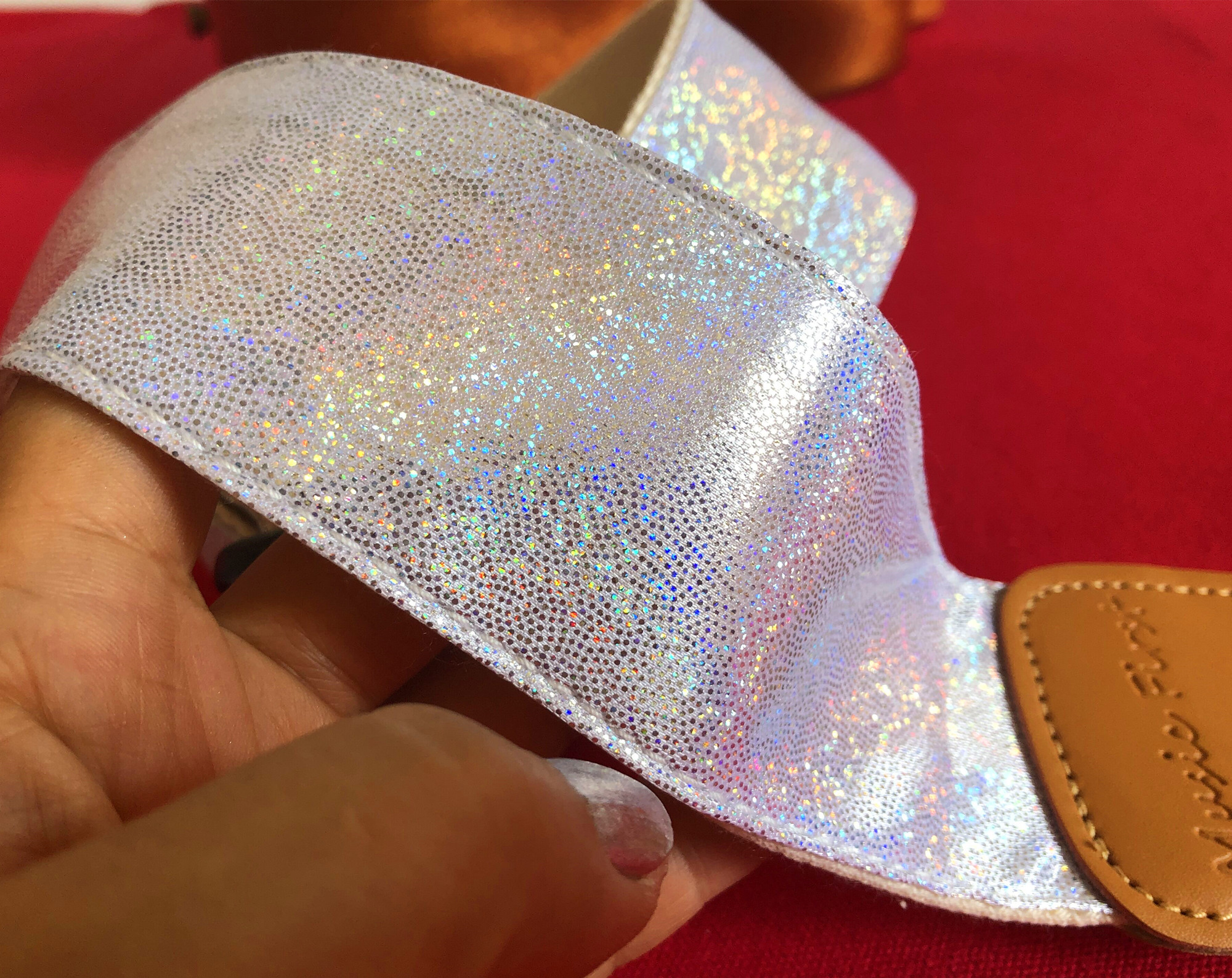 原创闪亮白色加宽舞台用尤克里里