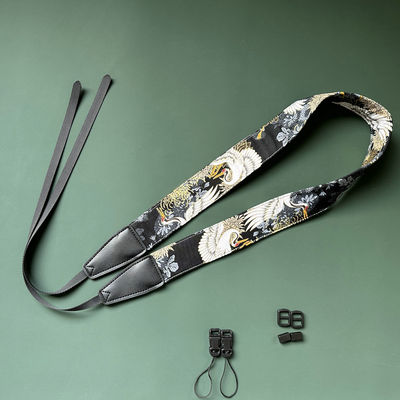 相机带拍立得斜跨相机带