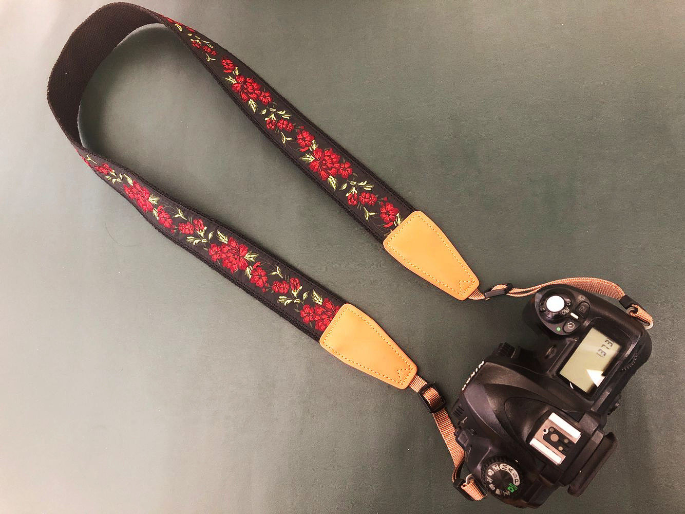 纯手工百搭红玫瑰相机背带单反微单拍立的腕带camera stra