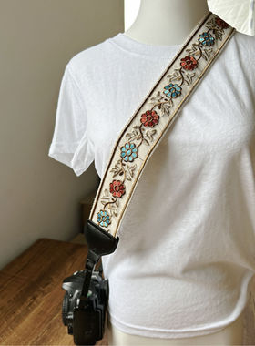 UNIKSTRAP纯手作经典绣花5CM加宽舒适斜跨相机背带CAMERA STRAP