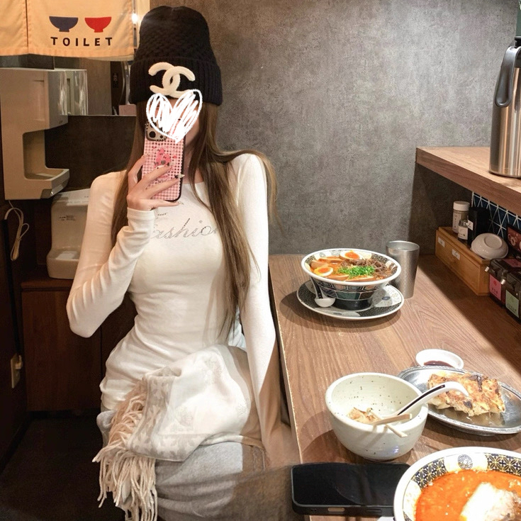 韩系辣妹纯欲字母烫钻长袖t恤