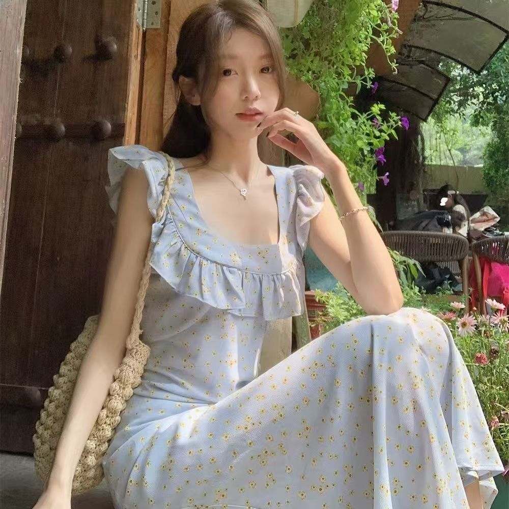 法式复古碎花裙连衣裙女夏季气质修身荷叶边海边度假包臀裙长裙子