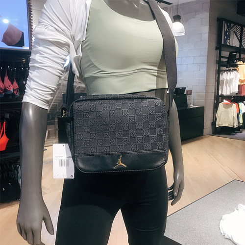 耐克AirJordan单肩斜跨包