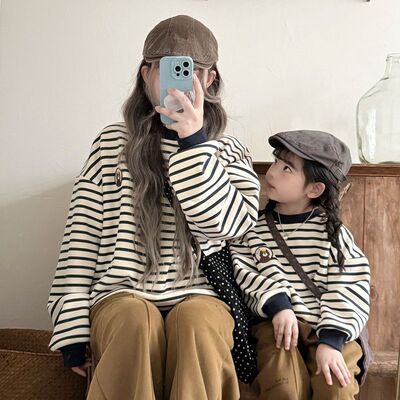 一家三口亲子装2025秋冬新款母女母子长袖父子装情侣休闲条纹卫衣