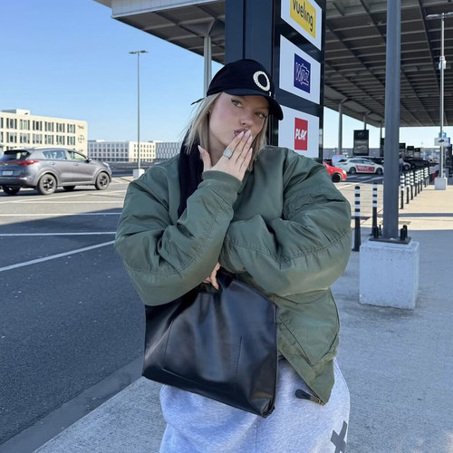 秋冬宽松短款军绿色棒球服棉衣女