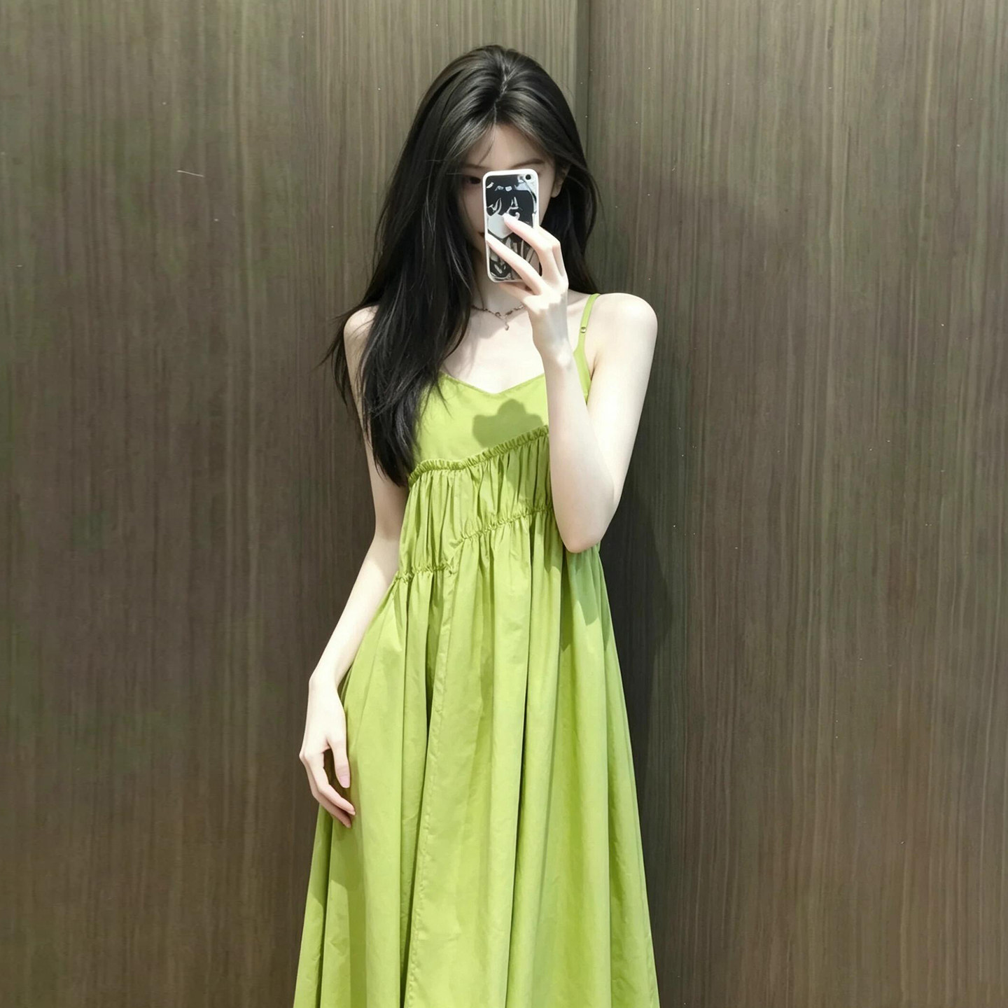 法式度假风绿色吊带洋装子女夏2026新款收腰显瘦巨好看气质长裙