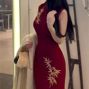 港工红竹 气质婚宴礼服 画报夫人新中式 订婚红色旗袍弹力刺绣修身