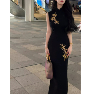 画报夫人复古新中式 高端大气黑色旗袍刺绣年轻气质连衣裙港工金竹