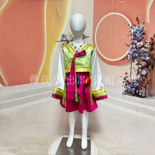 《果园里的笑声》同款服装定制