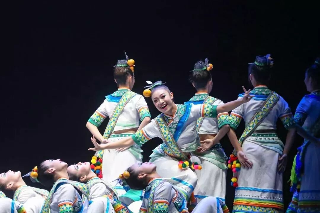 第十二届桃李杯拉祜民族舞蹈舞台装定制少数民族群舞演出表演服装