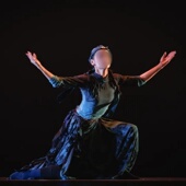 舞蹈演出表演服装 女子民族舞独舞同款 专业定制扎染大摆裙 途