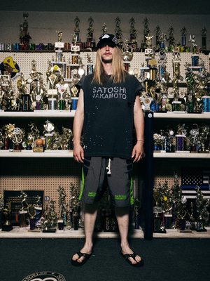 SATOSHI NAKAMOTO ROAD RASH TEE破坏短袖T恤