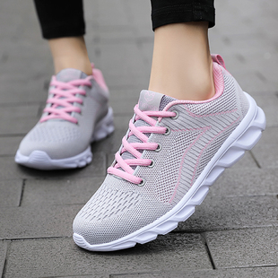 2025新款女生鞋子初中学生轻便跳绳专用鞋跑步秋季妈妈软底运动鞋