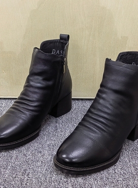36码撤柜处理褶皱短靴女黑色粗跟拉链马丁靴百搭通勤显瘦复古女靴