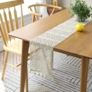 Ins Bắc Âu retro bảng cờ ren tay crochet hoa rỗng polyester tua rua ren placemat bảng cạnh bàn - Khăn trải bàn