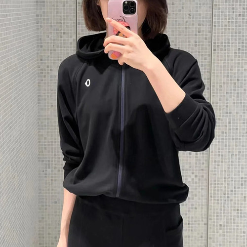 素然宽松短磨毛连帽外套女士新款