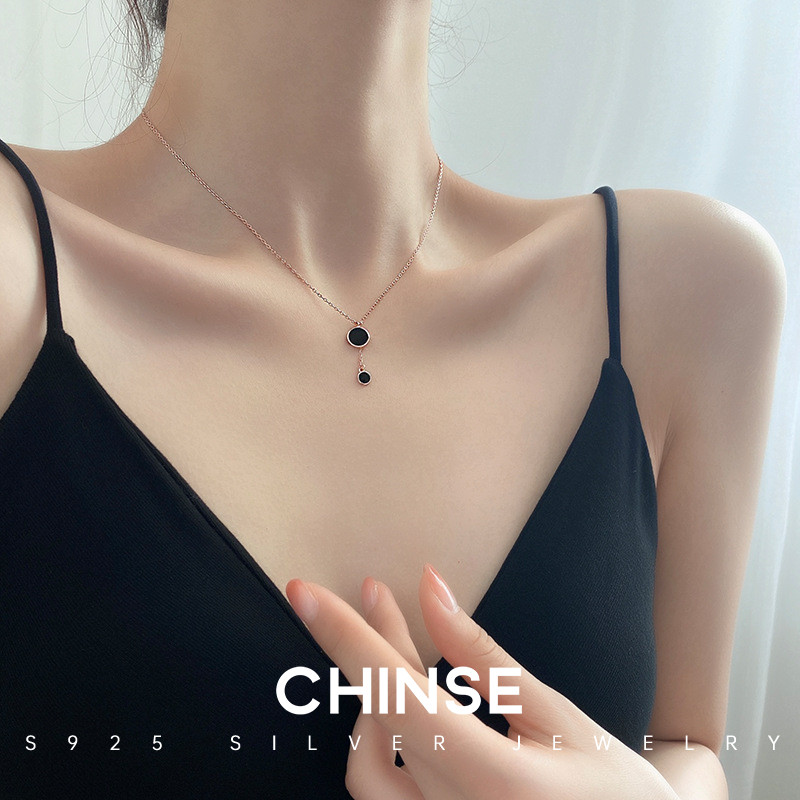S925纯银黑色流苏项链女圆牌锁骨大牌轻奢小众气质ins冷淡风简约