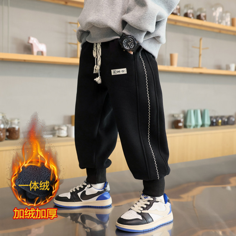 男童加绒运动裤秋冬中大童一体绒保暖休闲长裤黑色束脚裤2026新款