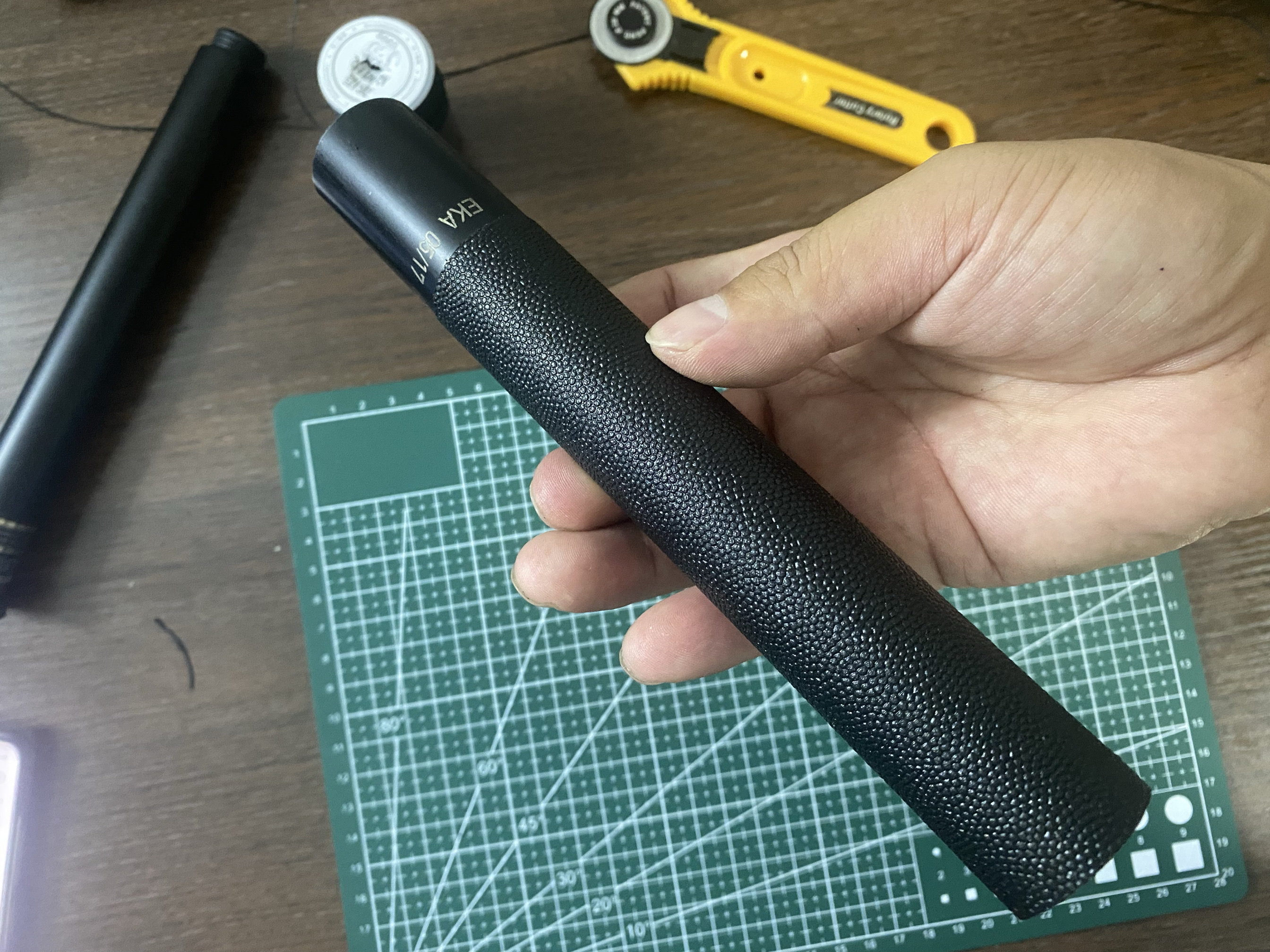德国EKA机械棍手缝真皮头层牛皮手柄胶皮老化升级伊卡伸缩甩棍